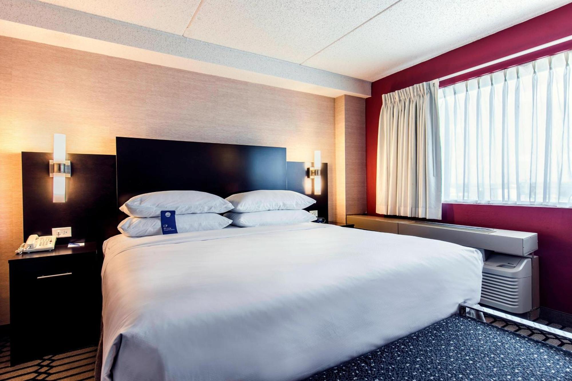 Delta Hotels by Marriott Fargo Exteriör bild