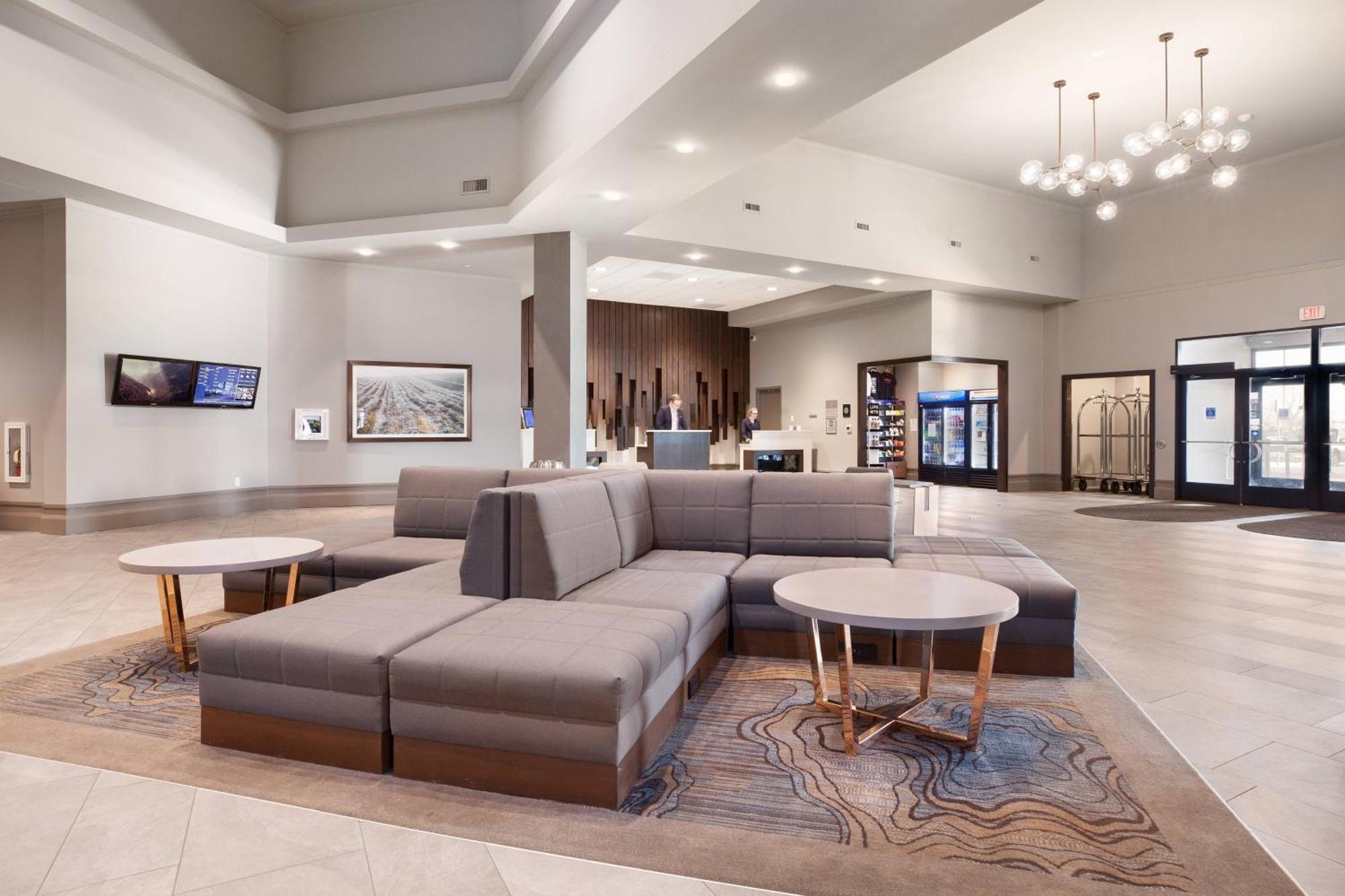 Delta Hotels by Marriott Fargo Exteriör bild